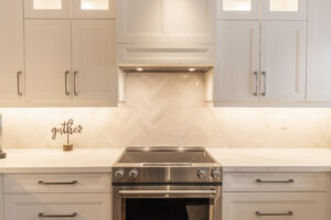 white_shaker_cabinet_kitchen_design_mississauga
