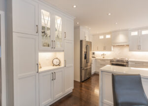 white_shaker_cabinet_kitchen_design_mississauga