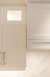 white_shaker_cabinet_kitchen_design_mississauga