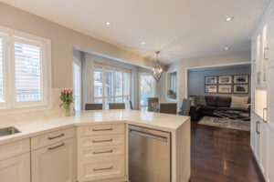 white_shaker_cabinet_kitchen_design_mississauga