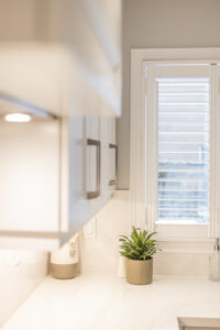 white_shaker_cabinet_kitchen_design_mississauga