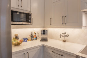 white_shaker_cabinet_kitchen_design_mississauga