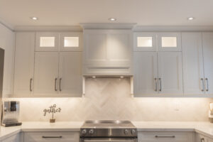 white_shaker_cabinet_kitchen_design_mississauga