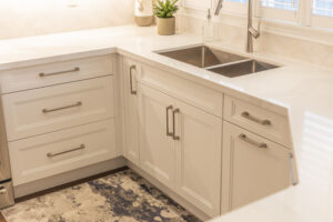 white_shaker_cabinet_kitchen_design_mississauga