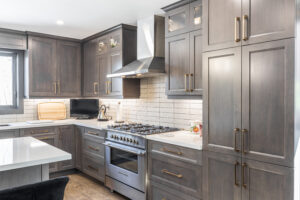 transitional_dark_wood_cabinets_mississauga_kitchen_design