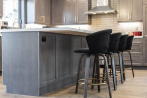 transitional_dark_wood_cabinets_mississauga_kitchen_design