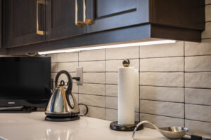 transitional_dark_wood_cabinets_mississauga_kitchen_design