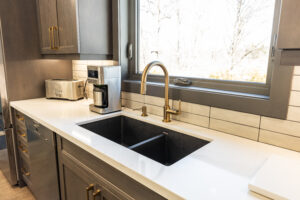 transitional_dark_wood_cabinets_mississauga_kitchen_design