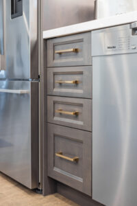 transitional_dark_wood_cabinets_mississauga_kitchen_design