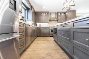 transitional_dark_wood_cabinets_mississauga_kitchen_design