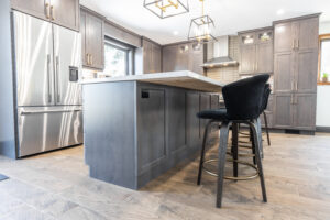 transitional_dark_wood_cabinets_mississauga_kitchen_design