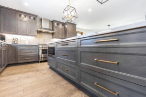transitional_dark_wood_cabinets_mississauga_kitchen_design