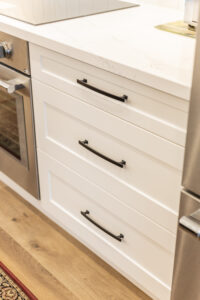 Modern_white_cabinets_kitchen_design_oakville