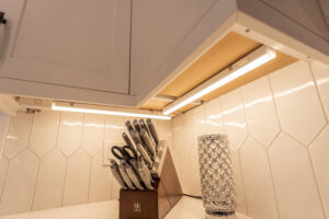 Modern_white_cabinets_kitchen_design_oakville
