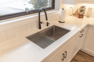 Modern_white_cabinets_kitchen_design_oakville