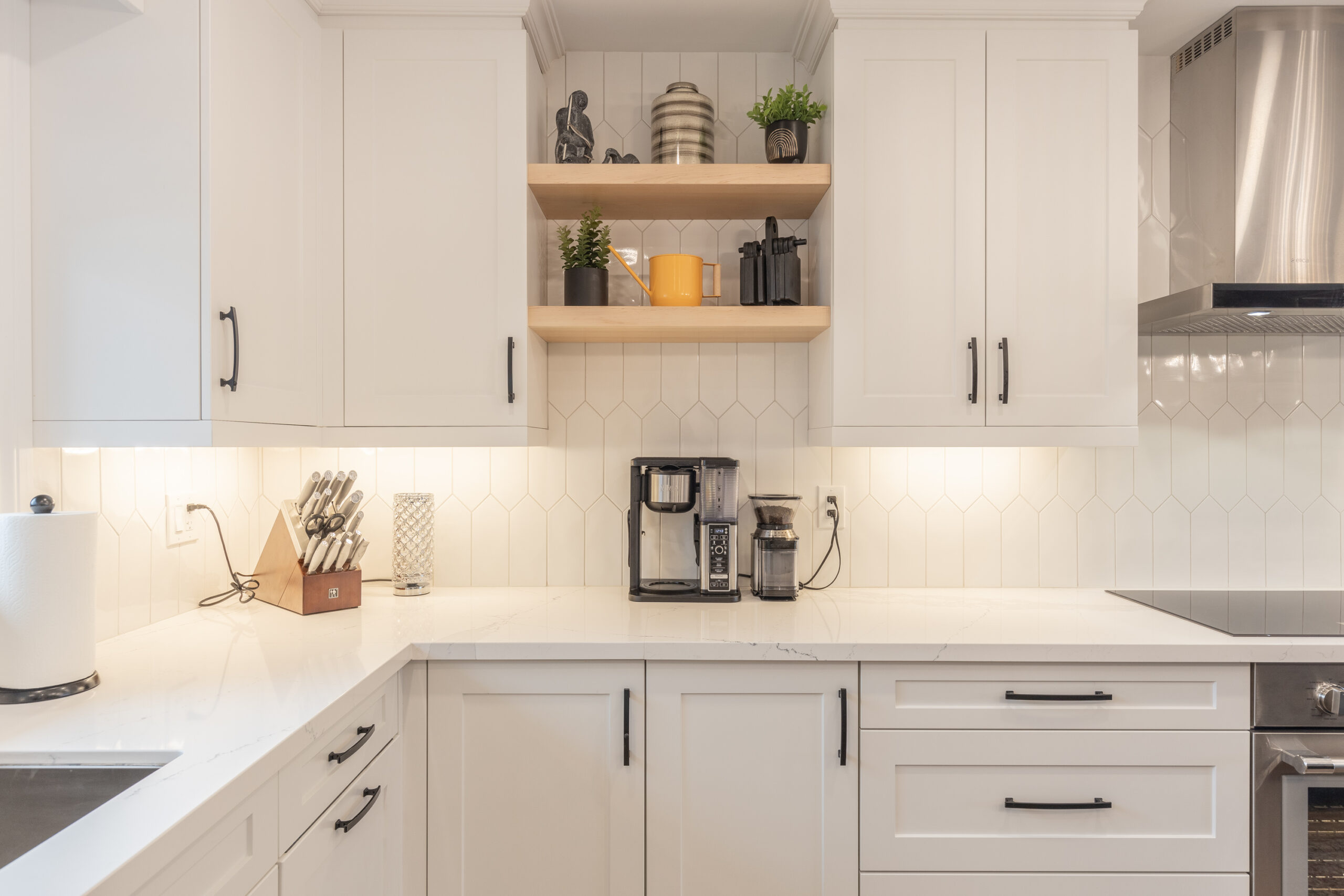 Modern_white_cabinets_kitchen_design_oakville
