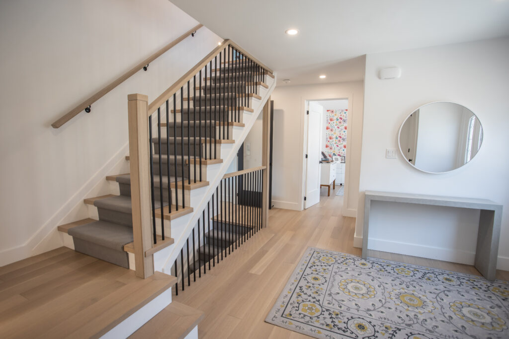 modern_wood_staircase_design_mississauga