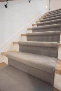 modern_wood_staircase_design_mississauga