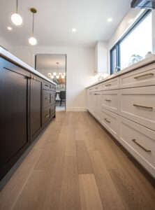modern_luxury_two_tone_kitchen_design_mississauga