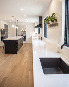 modern_luxury_two_tone_kitchen_design_mississauga