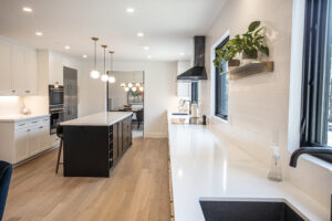 modern_luxury_two_tone_kitchen_design_mississauga