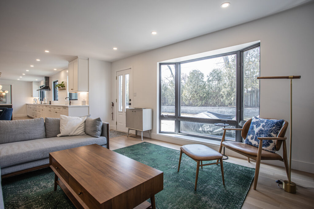 modern_living_room_renovation_mississauga