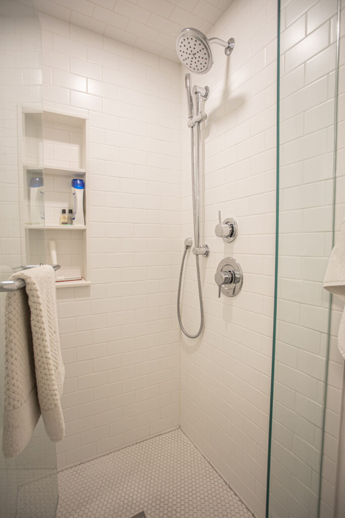 modern_bathroom_renovation_mississauga