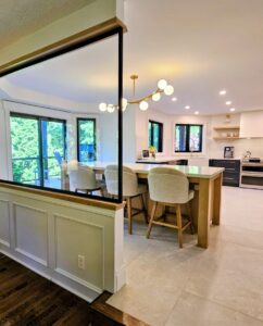 mississauga_kitchen_renovation_white_oak_dark_cabintry_gold_accessories