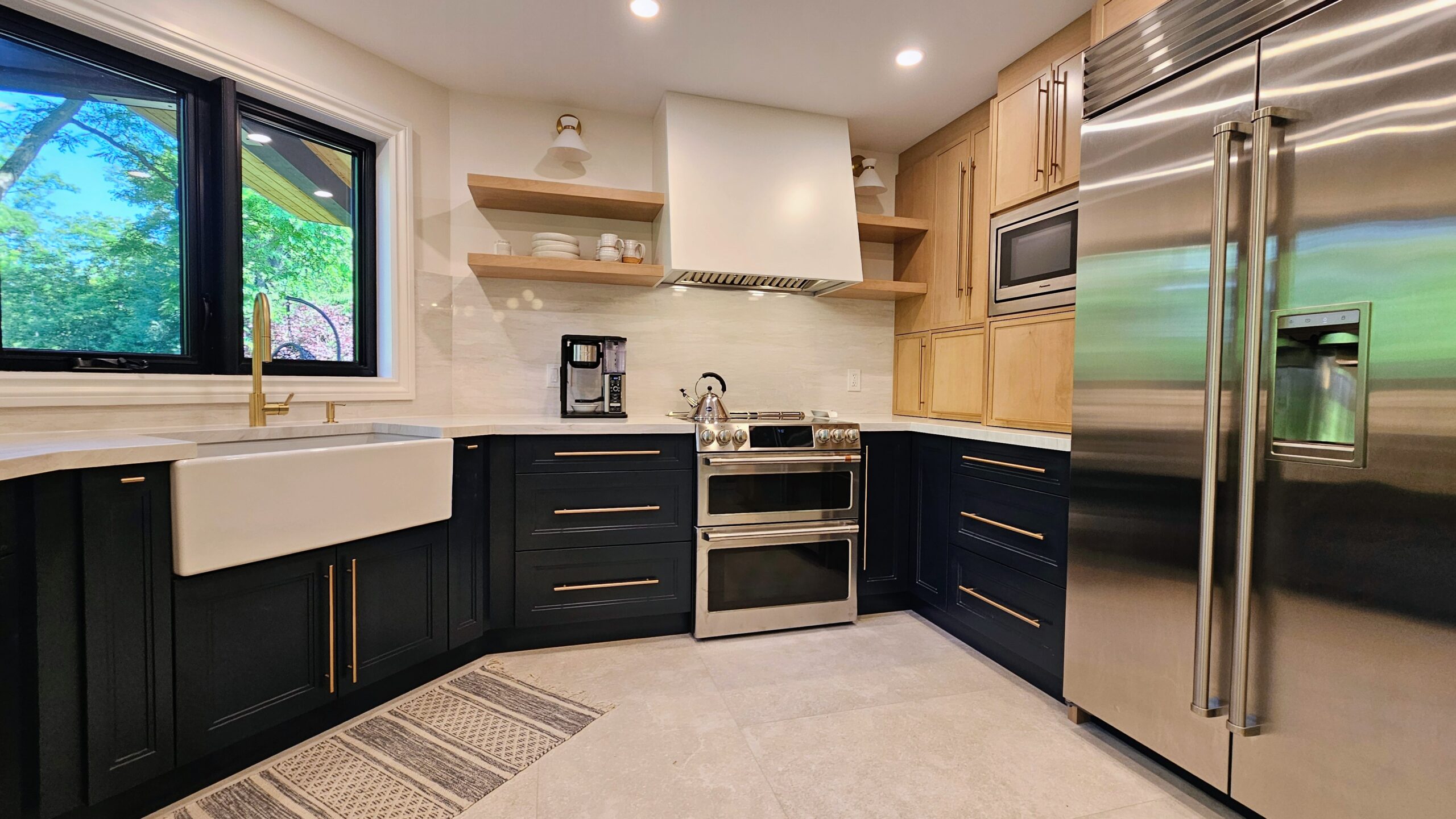 mississauga_kitchen_renovation_white_oak_floating_shelves